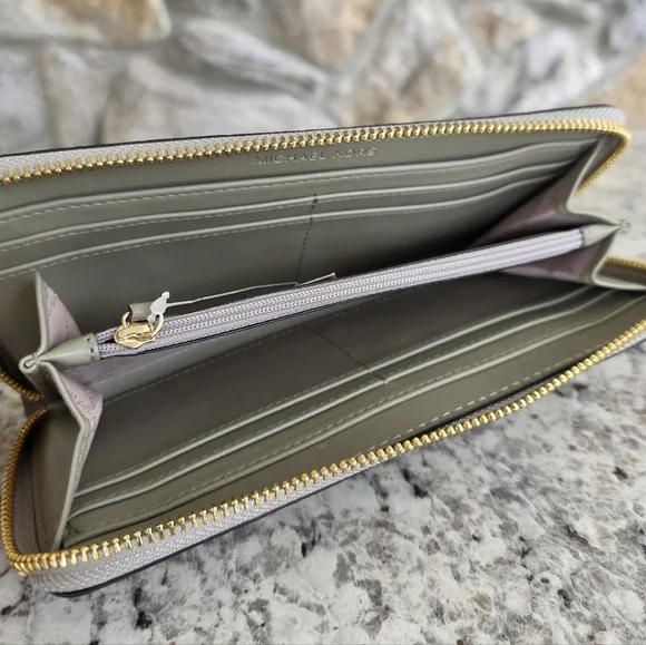 Michael Kors Jet Set Green Continental Wallet - Picture 3 of 6